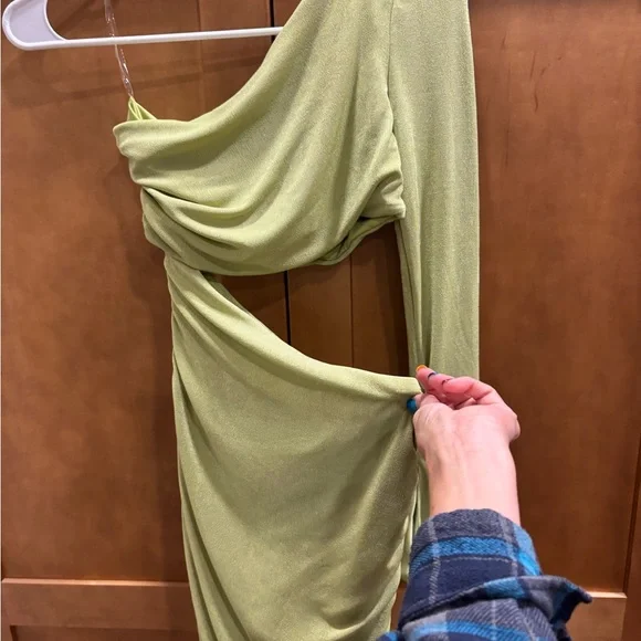 Oh Polly Light Green cut out dress size 6 - Picture 3 of 6